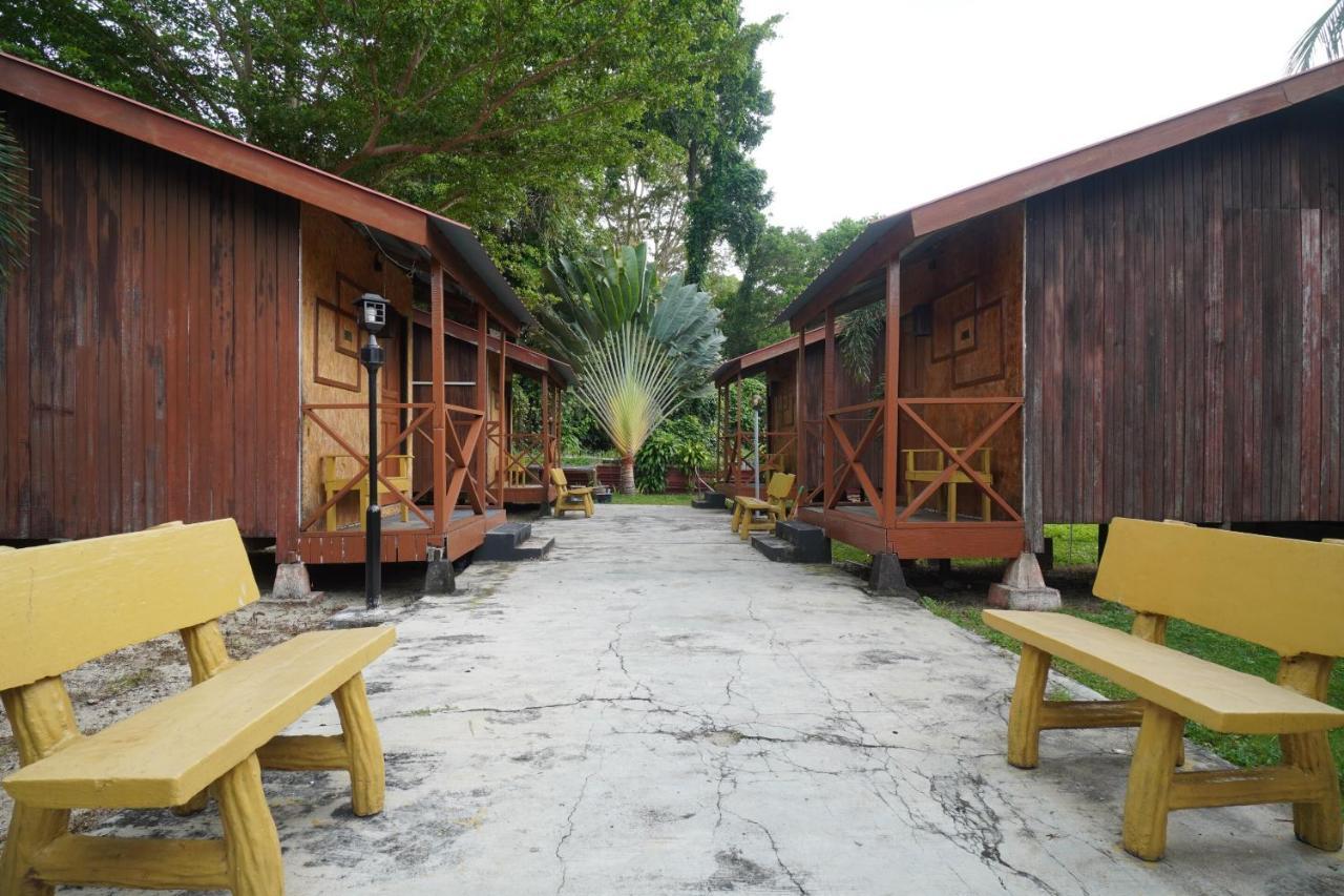 Oyo 89646 Panvill Resort Kampong Pasir Bogak Exterior photo
