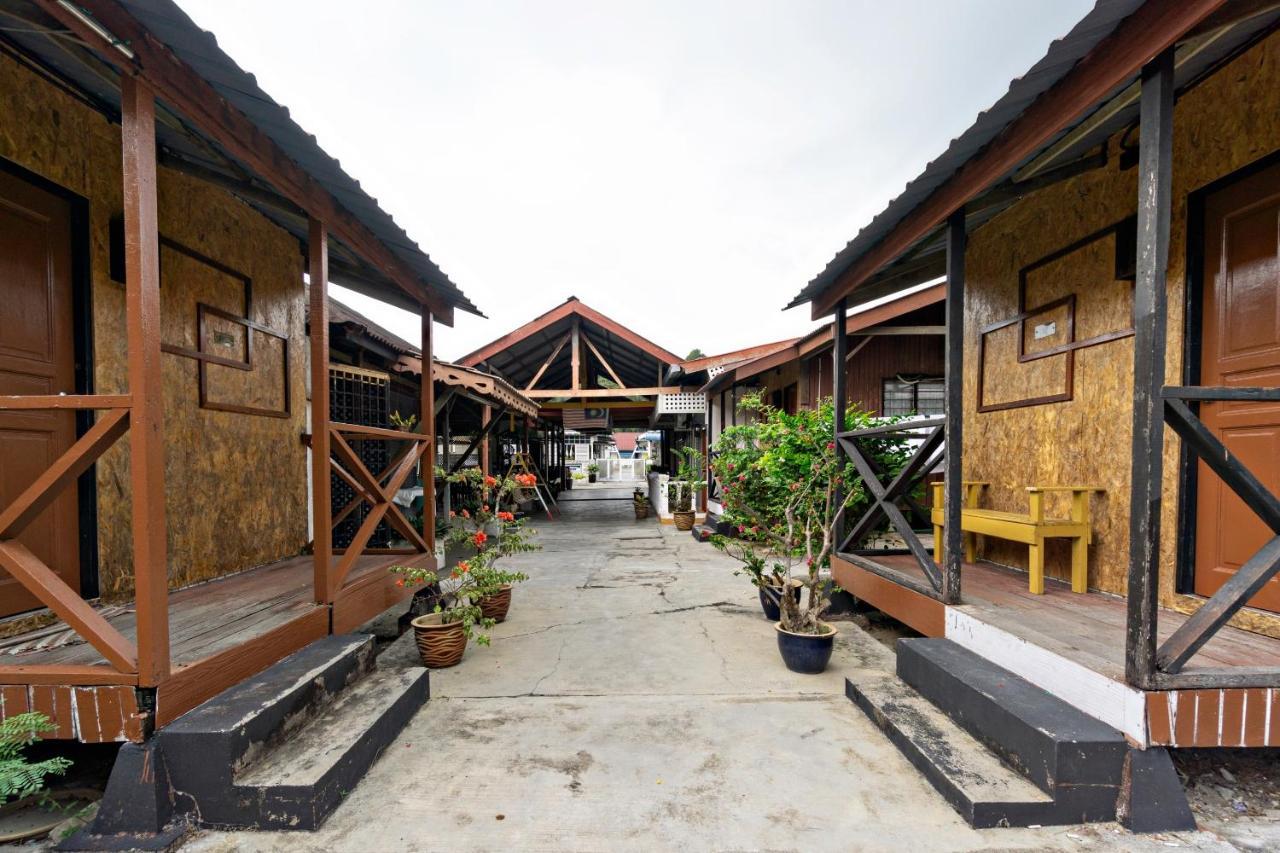 Oyo 89646 Panvill Resort Kampong Pasir Bogak Exterior photo