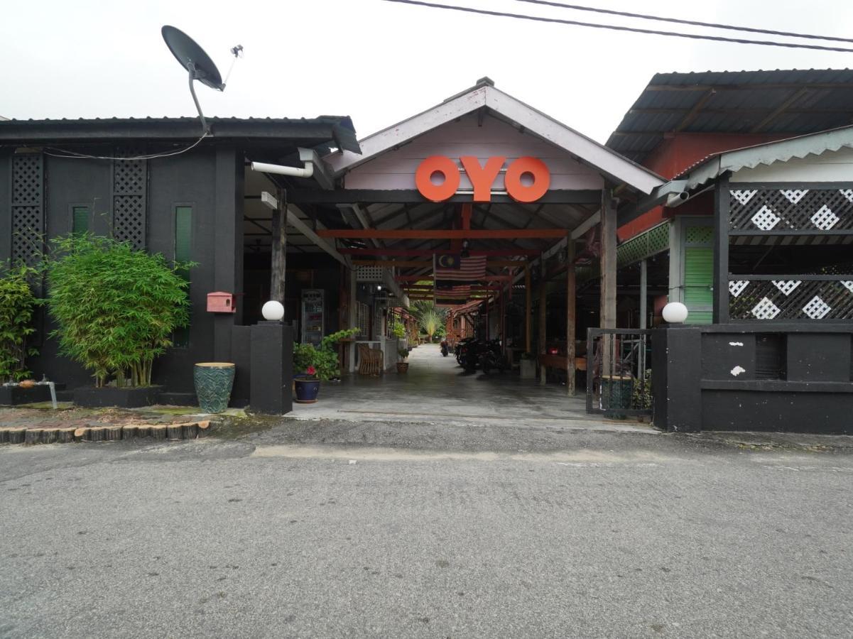 Oyo 89646 Panvill Resort Kampong Pasir Bogak Exterior photo