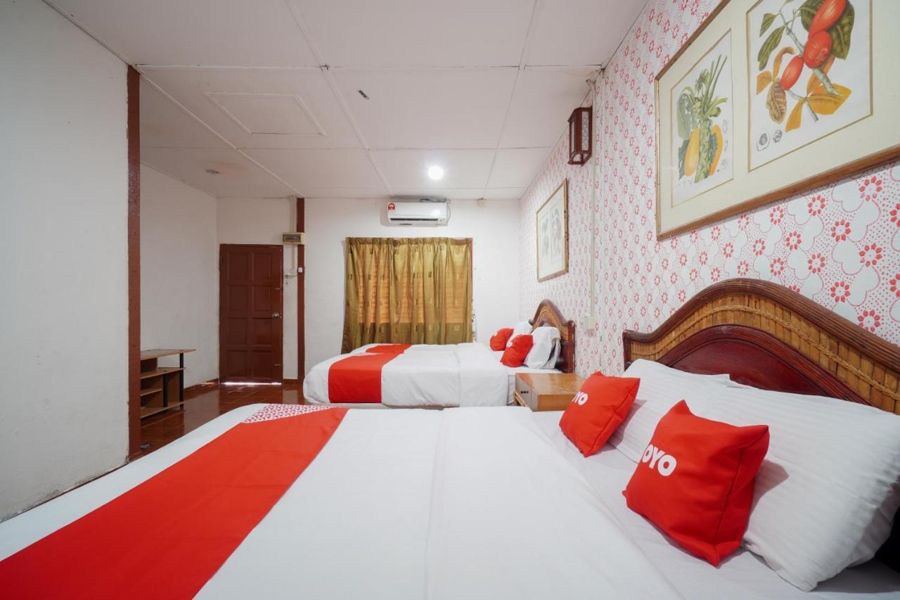 Oyo 89646 Panvill Resort Kampong Pasir Bogak Exterior photo